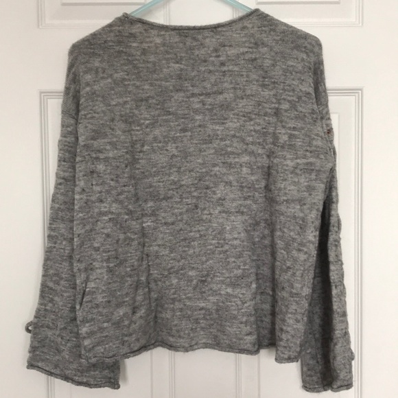 Soft grey bell sleeve sweater - Picture 2 of 6